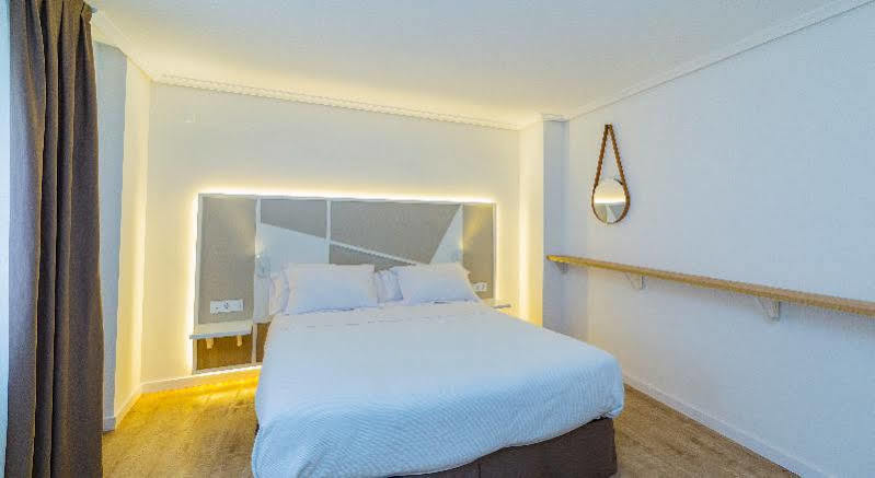 Hospedium Hotel Canitas Maite Gastronomico Casas-Ibanez Exteriör bild
